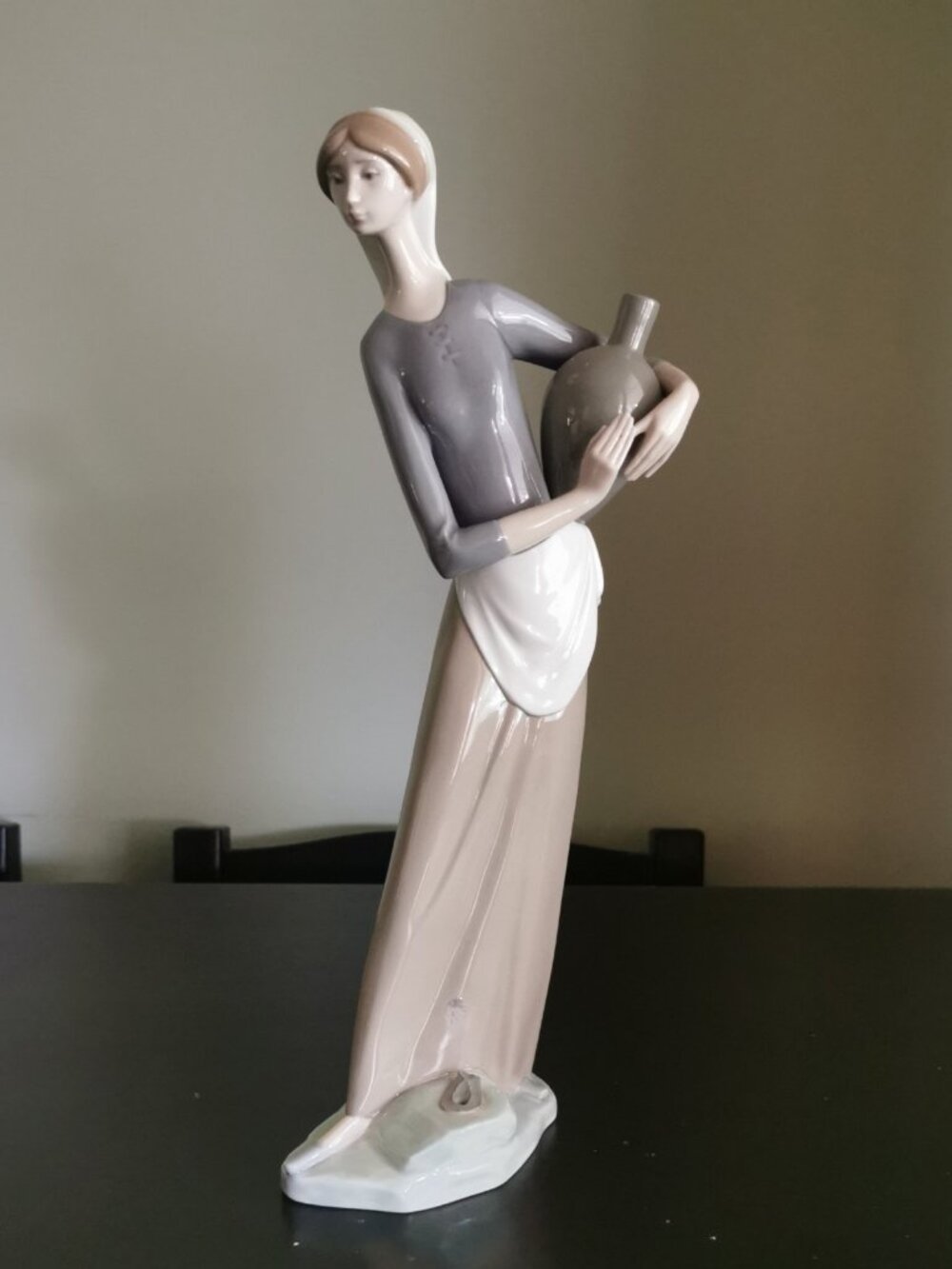 Vintage NAO By Lladro- De la Fuente Cántaro Suelo “Girl‎ with Jug”
